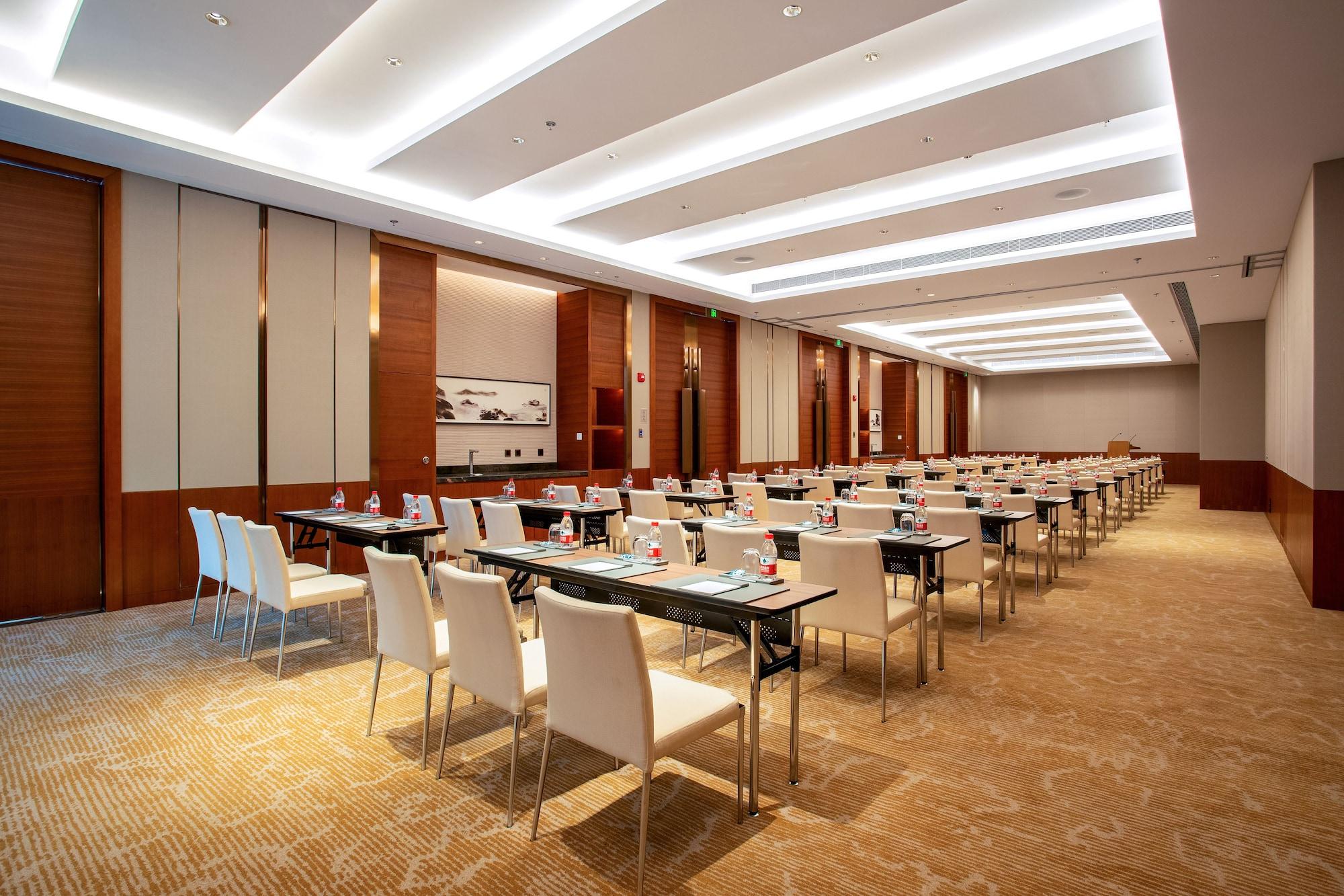 Отель Hyatt Regency Zhenjiang Чжэньцзян Экстерьер фото